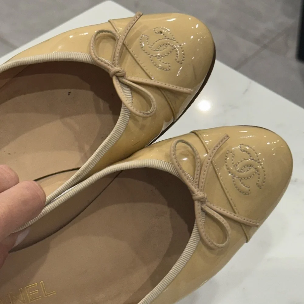 Chanel Ballet Flat in neutral colors - Picture 3 of 10